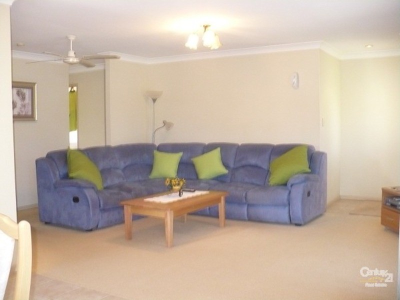 2/6 Advocate  Place, Banora Point NSW 2486