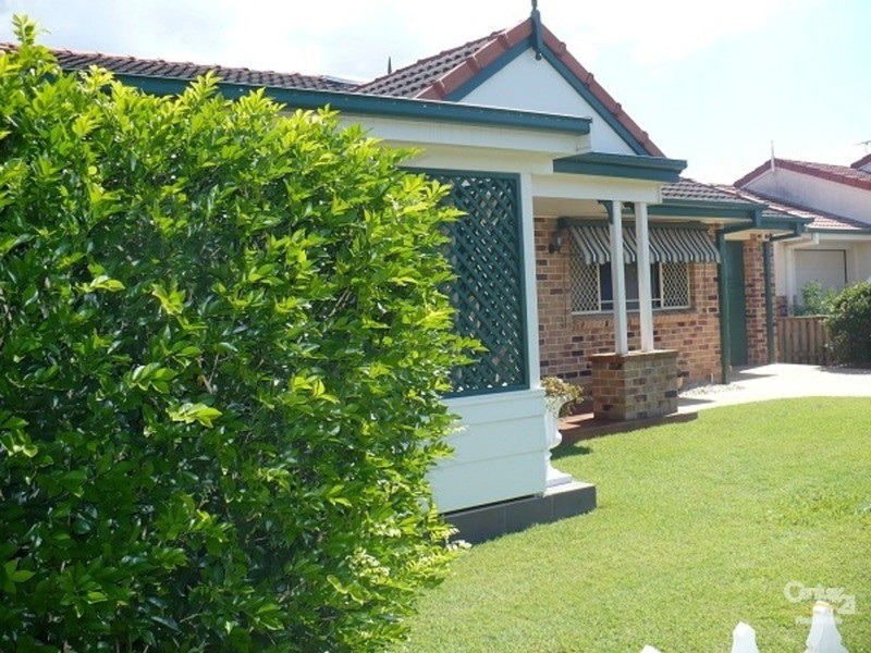 2/6 Advocate  Place, Banora Point NSW 2486