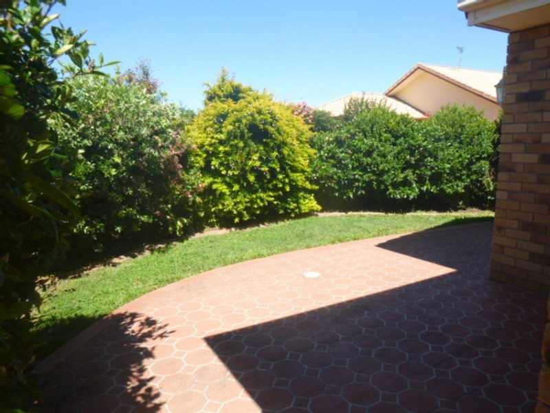 1/15 Avondale  Drive, Banora Point NSW 2486