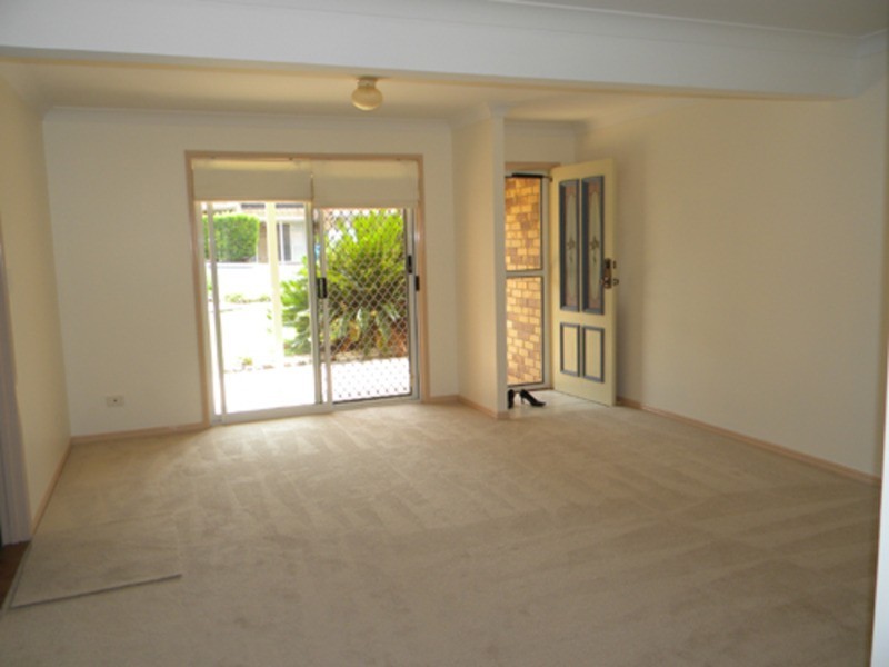 8/3 Monterey Avenue, Banora Point NSW 2486