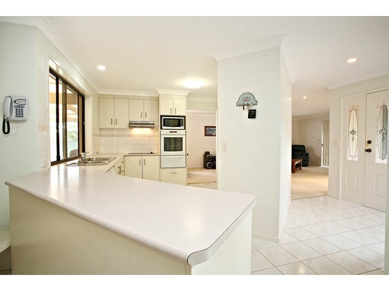 5 Flametree Terrace, Banora Point NSW 2486