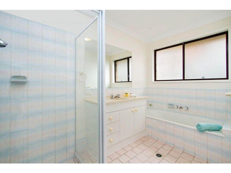 22 Jarrah Place, Banora Point NSW 2486