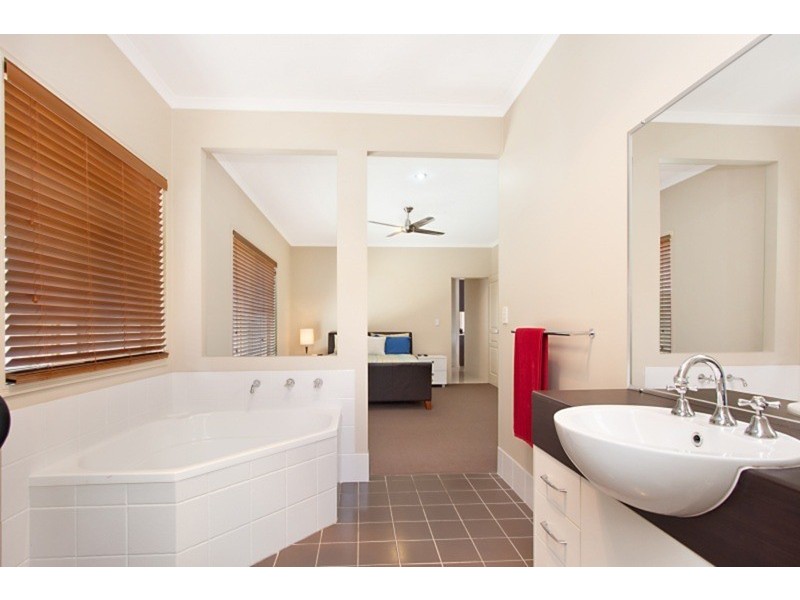 9 Traminer  Court, Tweed Heads South NSW 2486