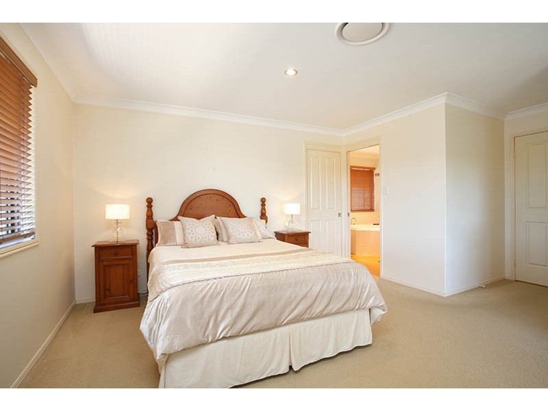 7 Comenara Crescent, Banora Point NSW 2486