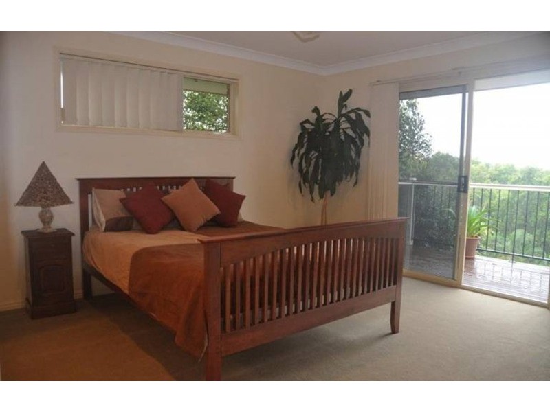 87 Bimbadeen Avenue, Banora Point NSW 2486