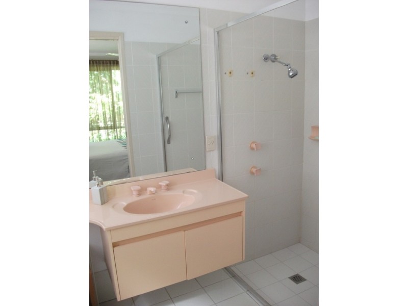 8 Chestnut  Drive, Banora Point NSW 2486