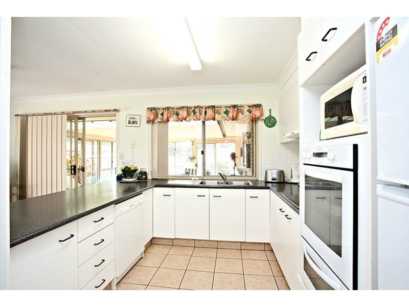 37 Kildare Drive, Banora Point NSW 2486
