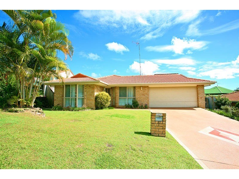 37 Kildare Drive, Banora Point NSW 2486