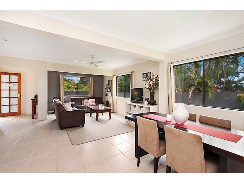 32 Cominan Avenue, Banora Point NSW 2486