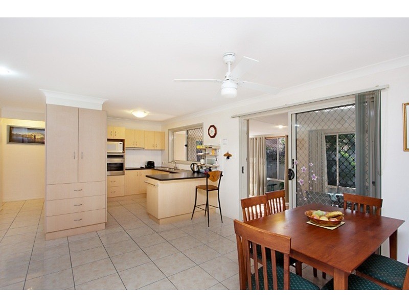 2/13 Kildare Drive, Banora Point NSW 2486