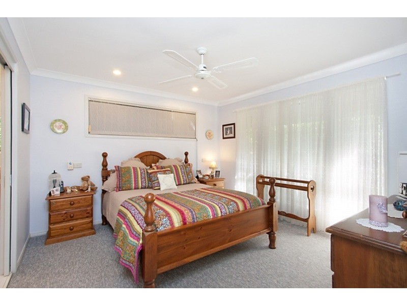 27 Amaroo Drive, Banora Point NSW 2486