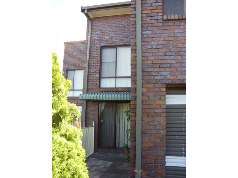 7 James Cook  Drive, Banora Point NSW 2486