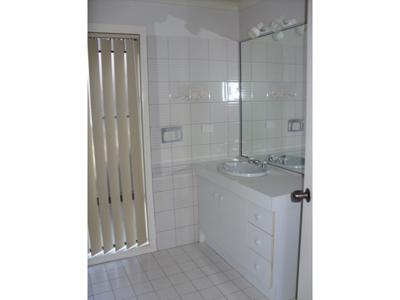 7 James Cook  Drive, Banora Point NSW 2486