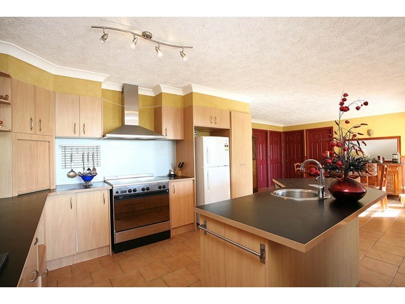 86 Broadwater Esplanade, Bilambil Heights NSW 2486