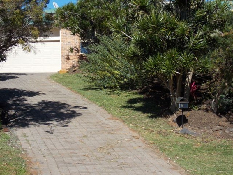 5 Shady Lane, Banora Point NSW 2486