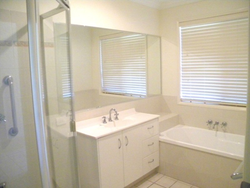 10 Reid  Place, Banora Point NSW 2486