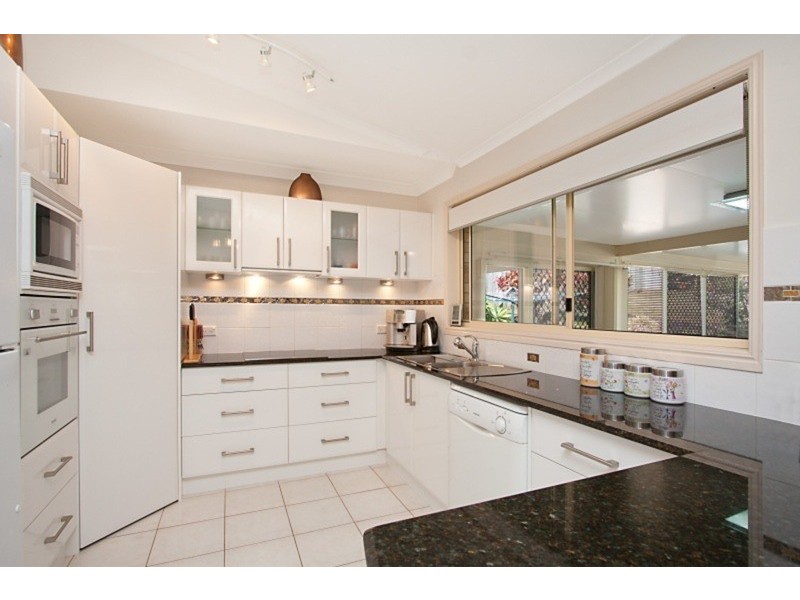 33 Clonakilty Close, Banora Point NSW 2486