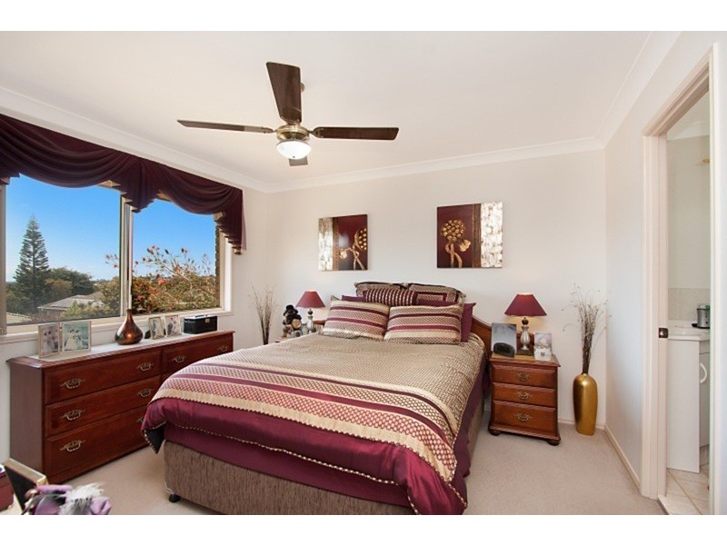 33 Clonakilty Close, Banora Point NSW 2486