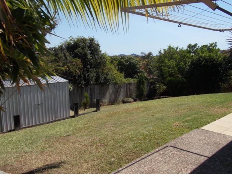 33 Kildare Drive, Banora Point NSW 2486