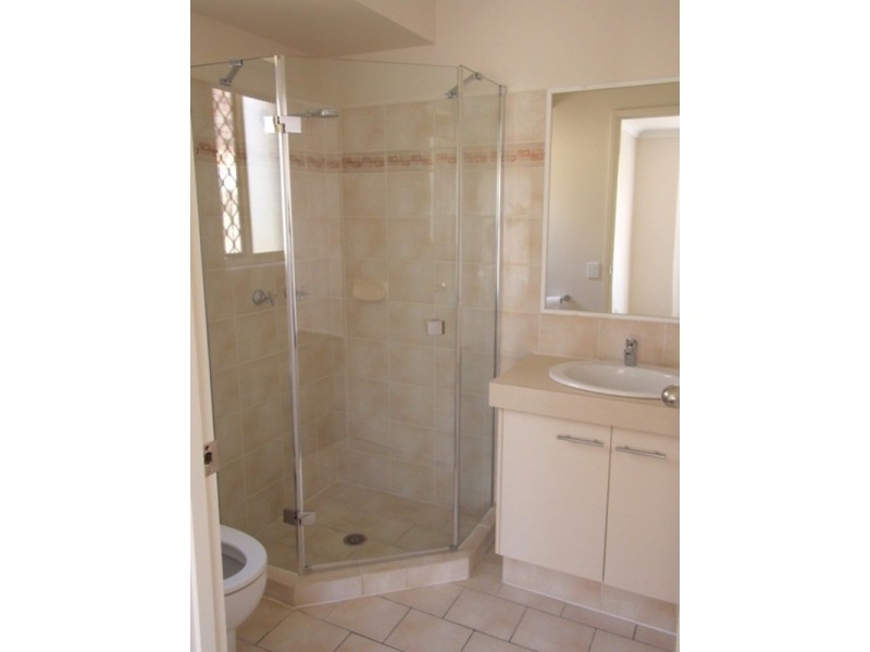 33 Kildare Drive, Banora Point NSW 2486