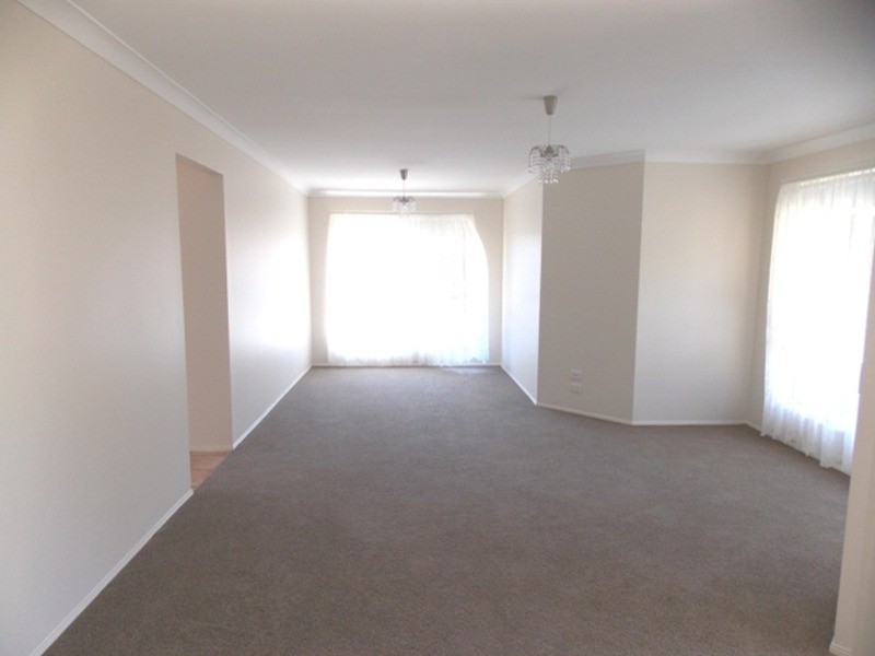 33 Kildare Drive, Banora Point NSW 2486