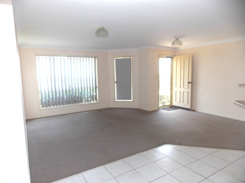 2/6 Lochlomond  Drive, Banora Point NSW 2486