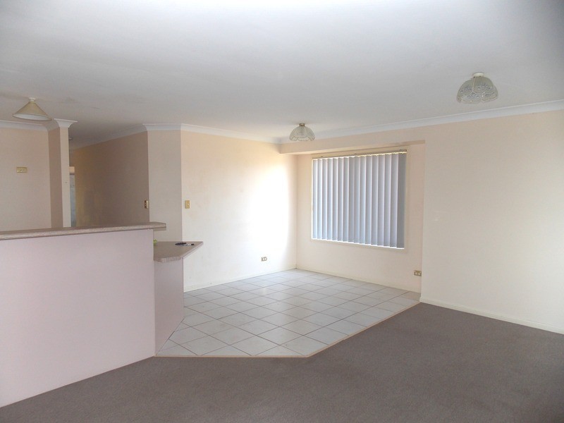 2/6 Lochlomond  Drive, Banora Point NSW 2486