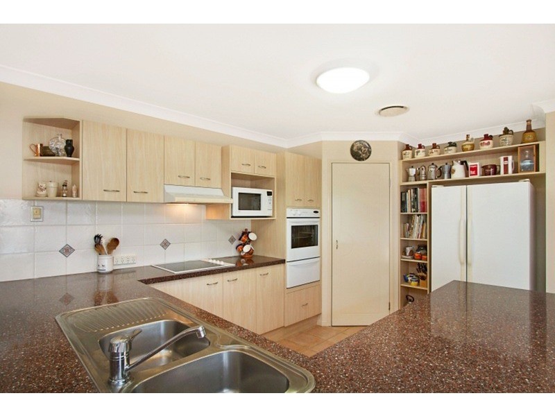 11 Brighton Street, Banora Point NSW 2486