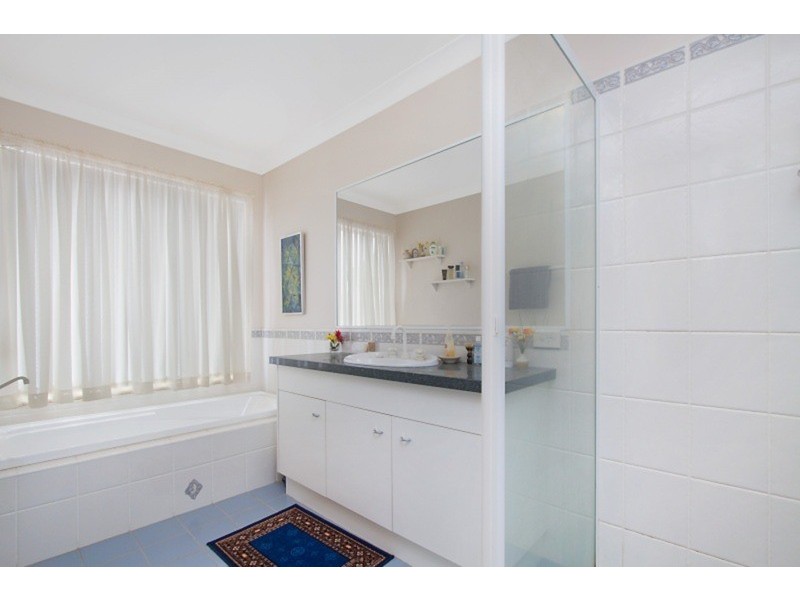 11 Brighton Street, Banora Point NSW 2486