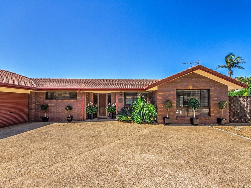 2/2 Gleneagles Place, Banora Point NSW 2486