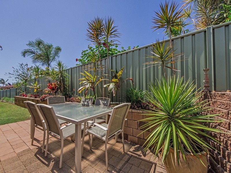 2/2 Gleneagles Place, Banora Point NSW 2486