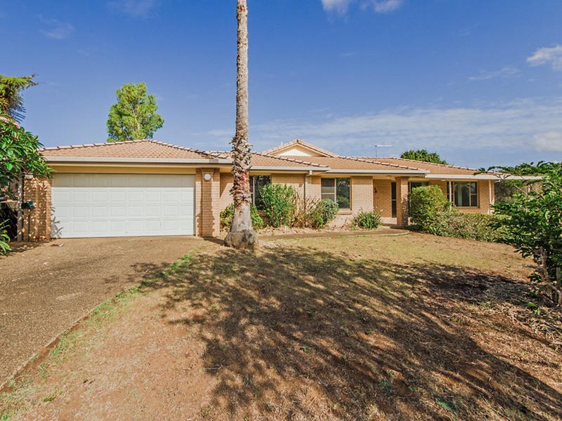 27 Bluegum Boulevard, Banora Point NSW 2486