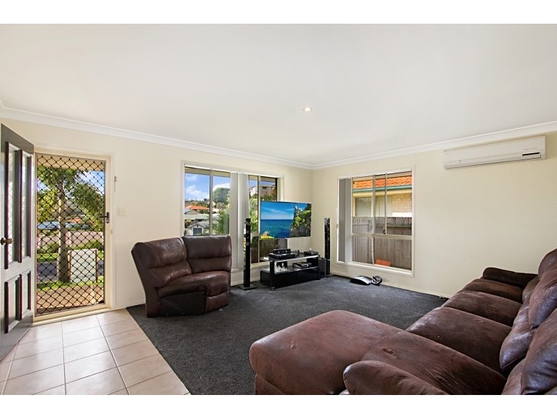 28B Comenara Crescent, Banora Point NSW 2486