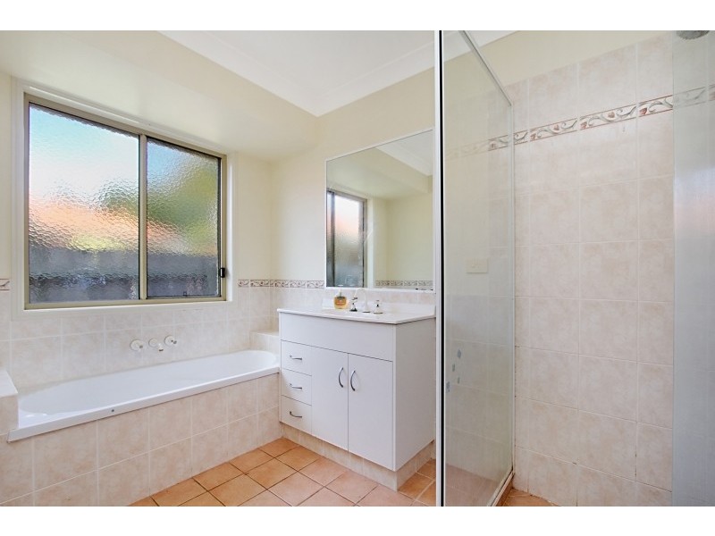 28B Comenara Crescent, Banora Point NSW 2486