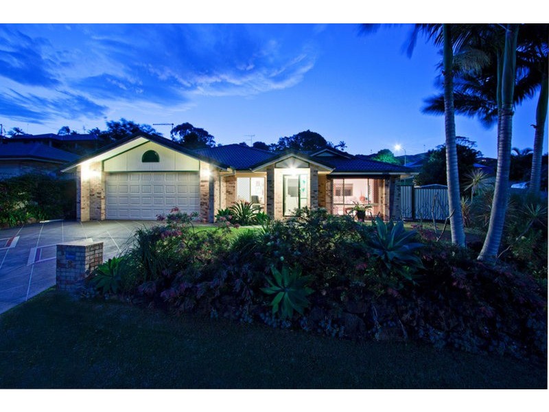 8 Grassmere Court, Banora Point NSW 2486