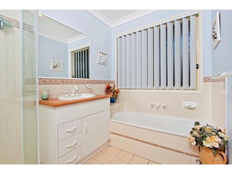 8 Grassmere Court, Banora Point NSW 2486