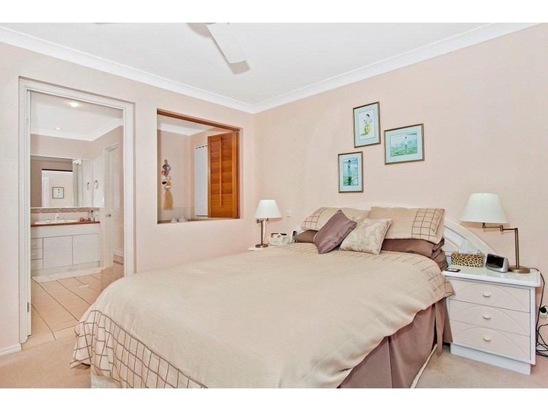 8 Grassmere Court, Banora Point NSW 2486