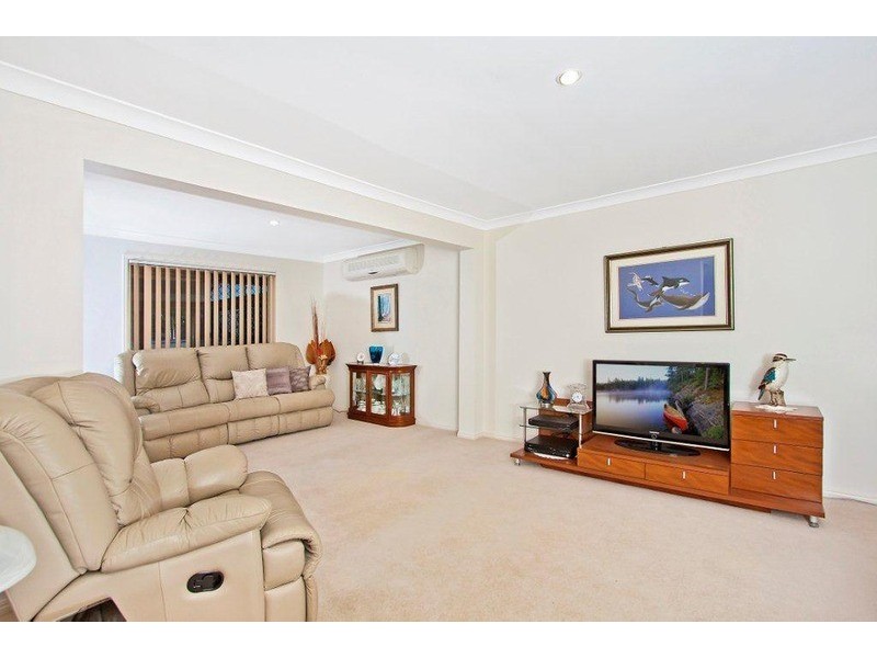 8 Grassmere Court, Banora Point NSW 2486