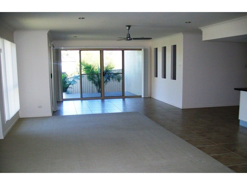 114 Botanical Circuit, Banora Point NSW 2486