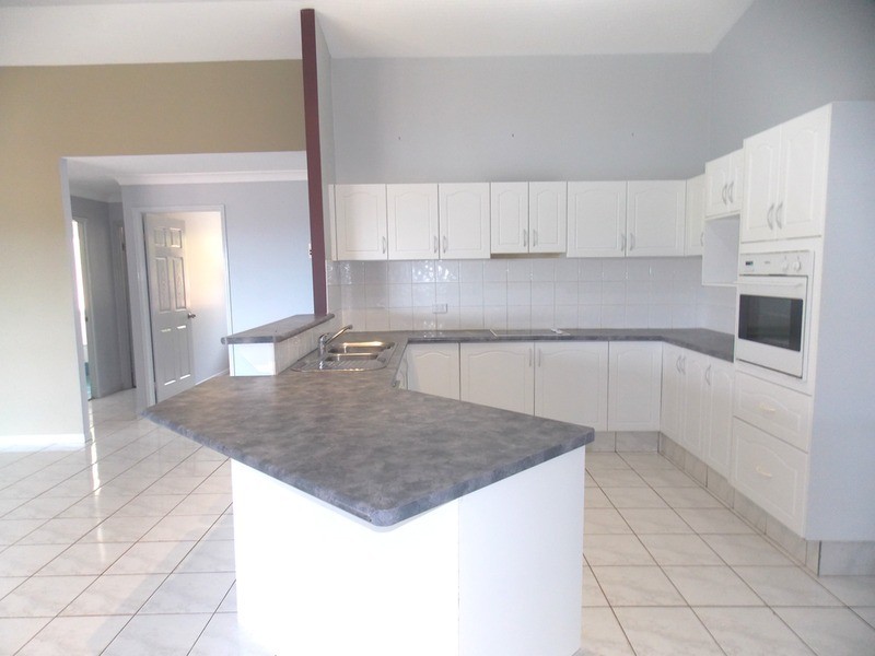 2 Rosslea  Court, Banora Point NSW 2486