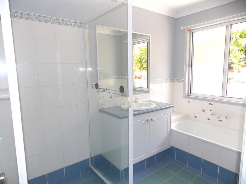 2 Rosslea  Court, Banora Point NSW 2486