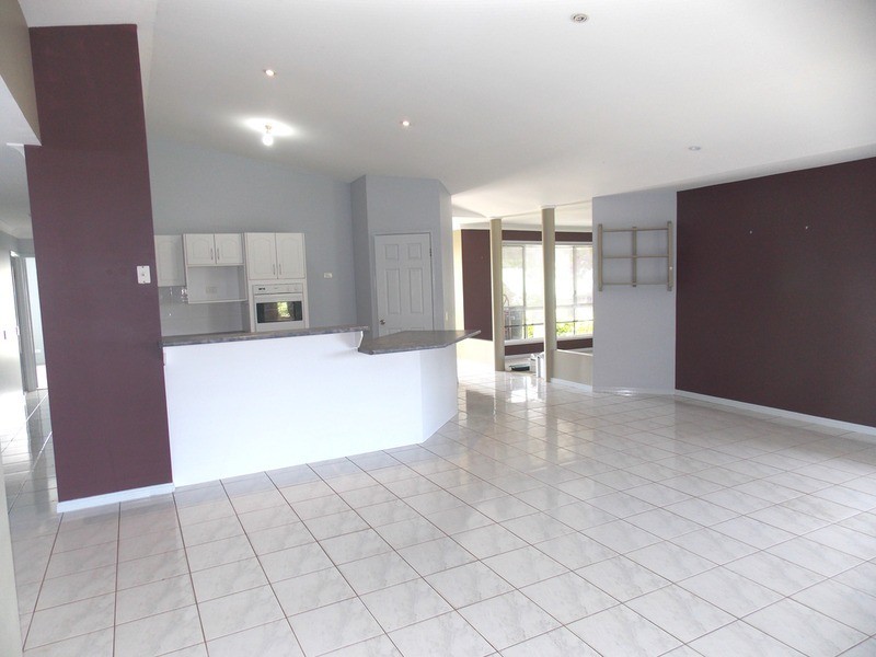 2 Rosslea  Court, Banora Point NSW 2486