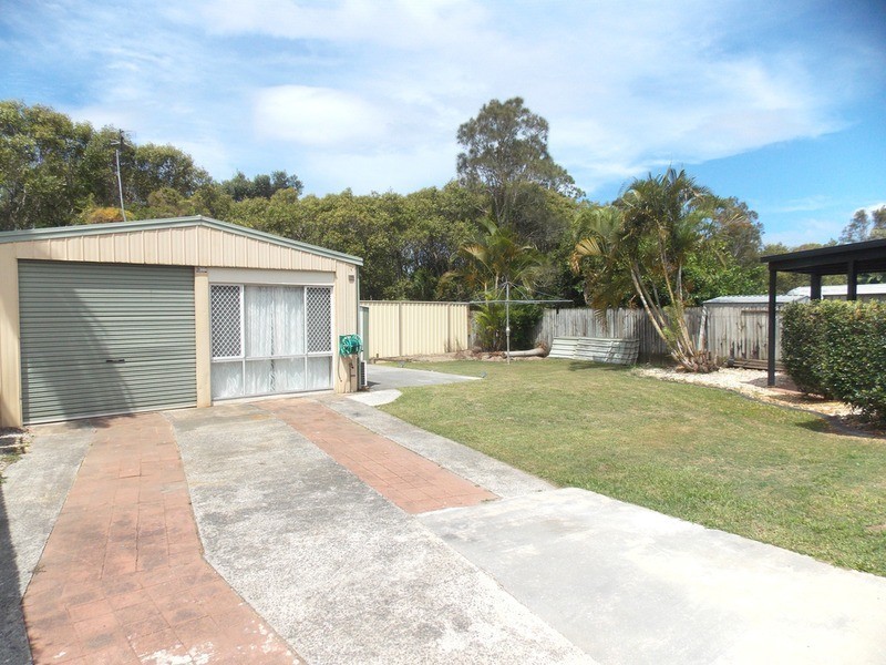 33 Blue Waters  Crescent, Tweed Heads West NSW 2485