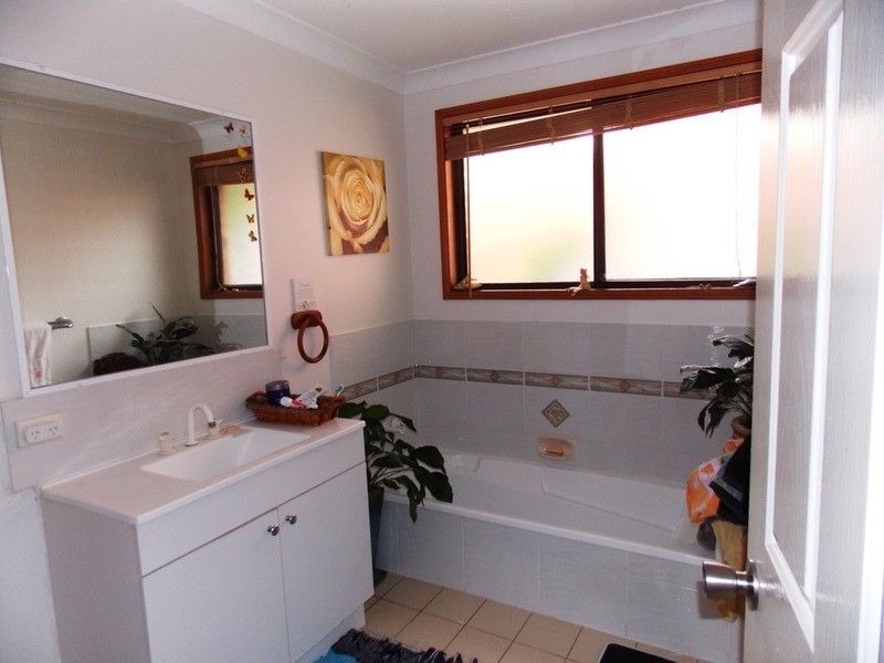 2/12 Kildare  Drive, Banora Point NSW 2486