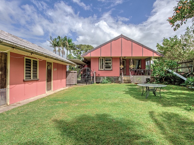 2 Floral Avenue, Tweed Heads South NSW 2486