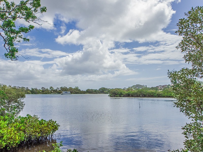 2 Floral Avenue, Tweed Heads South NSW 2486