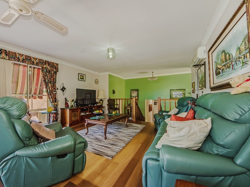 2/10 Kintyre Crescent, Banora Point NSW 2486