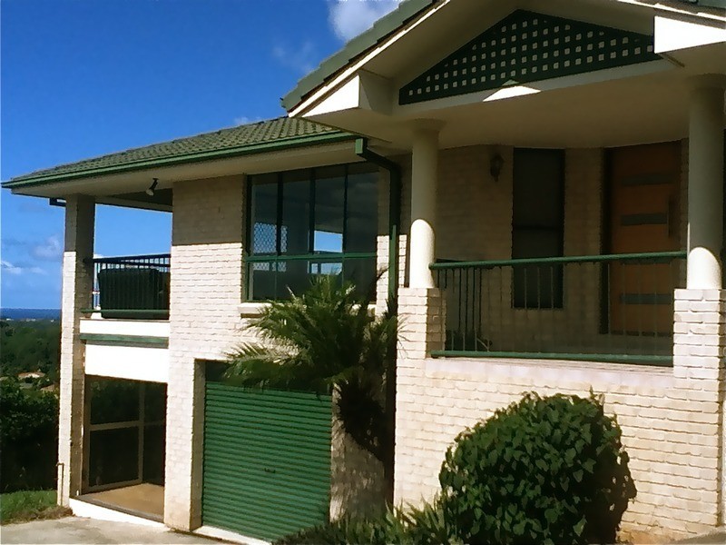 10 Tyrone Terrace, Banora Point NSW 2486
