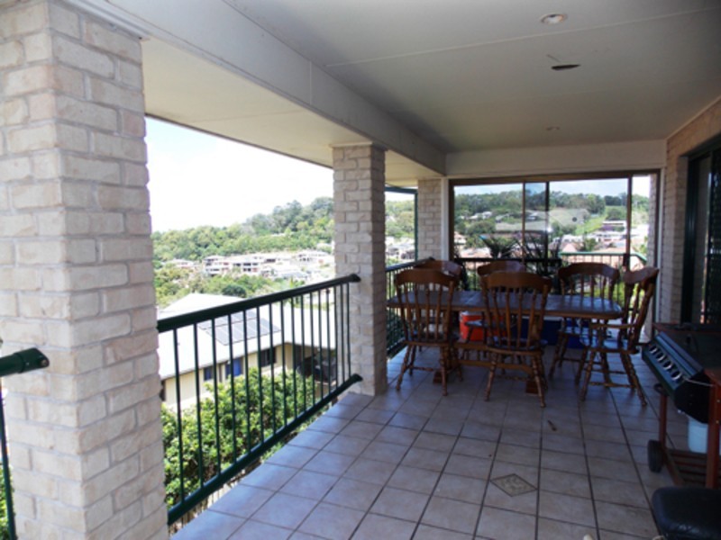 10 Tyrone Terrace, Banora Point NSW 2486
