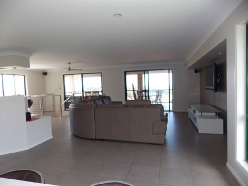 10 Tyrone Terrace, Banora Point NSW 2486